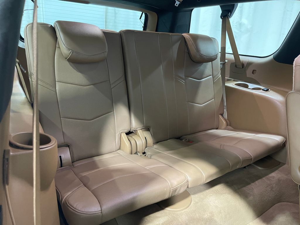 2017 Cadillac Escalade Image 35
