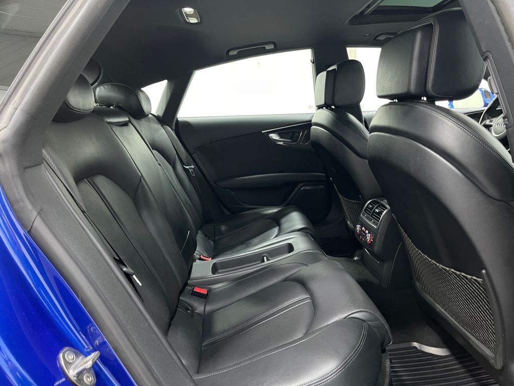2017 Audi S7 Image 32