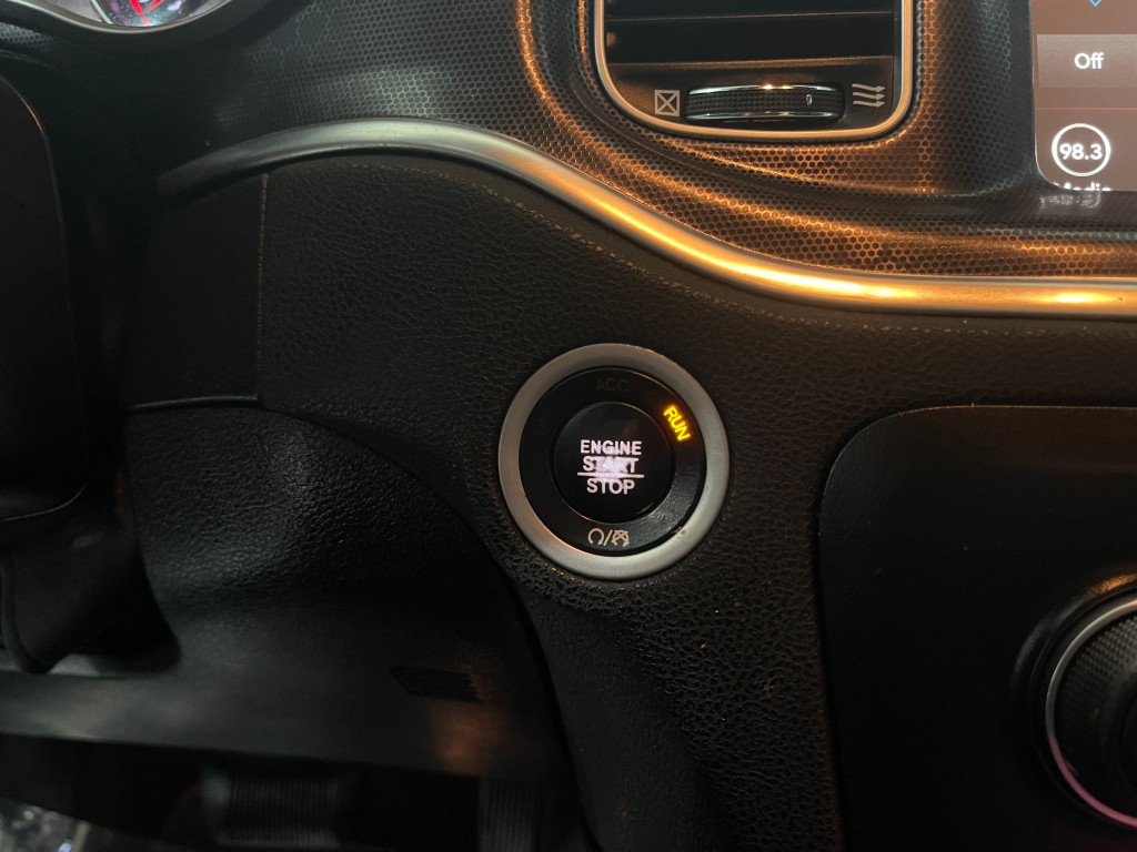 2018 Dodge Charger Image 19