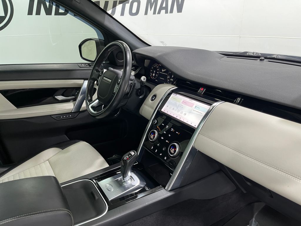 2020 Land Rover Discovery Sport Image 21