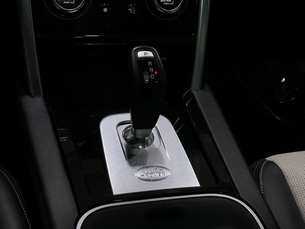 2020 Land Rover Discovery Sport Image 30