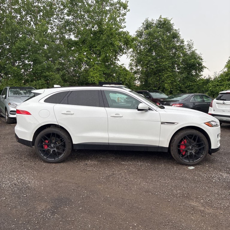 2017 Jaguar F-PACE Image 4