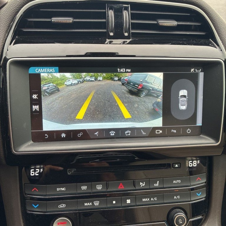 2017 Jaguar F-PACE Image 14