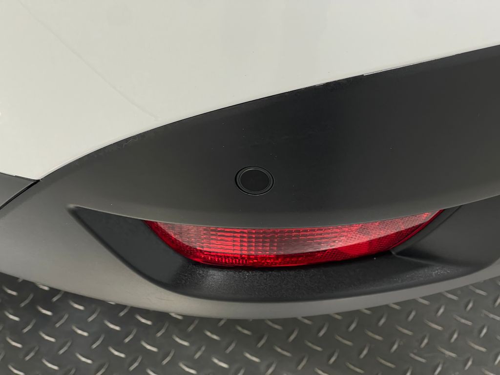 2017 Jaguar F-PACE Image 12