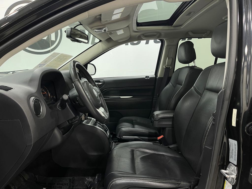 2017 Jeep Compass Image 12