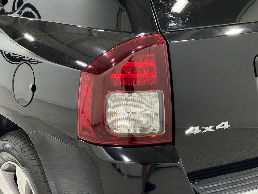 2017 Jeep Compass Image 33