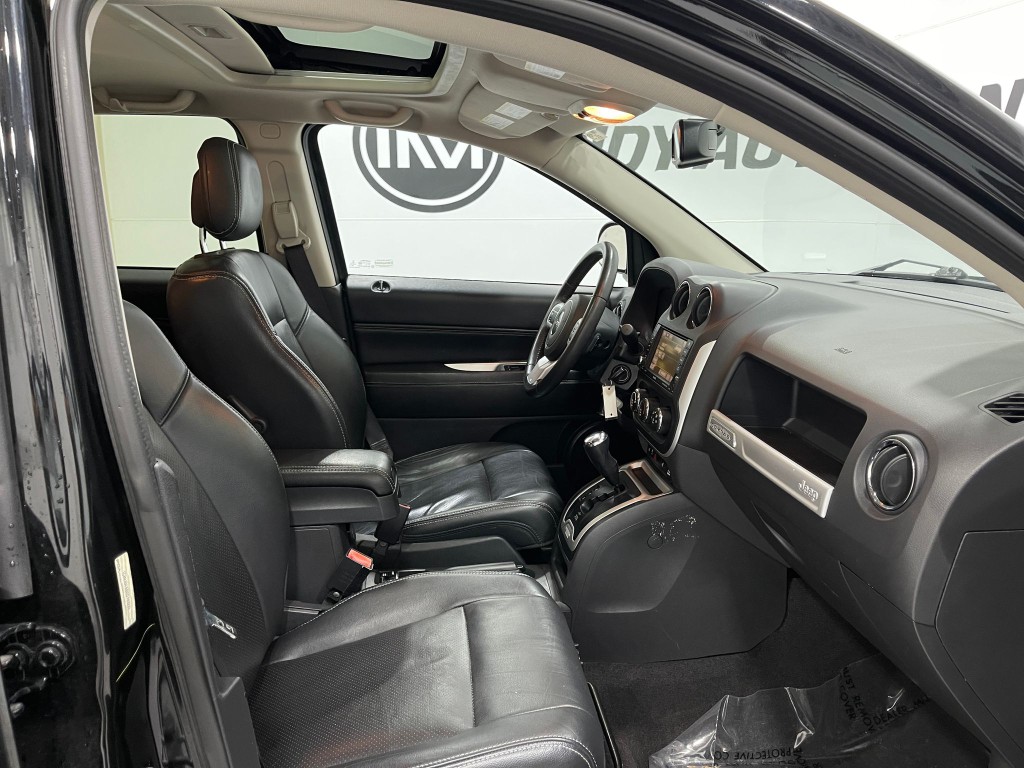 2017 Jeep Compass Image 30