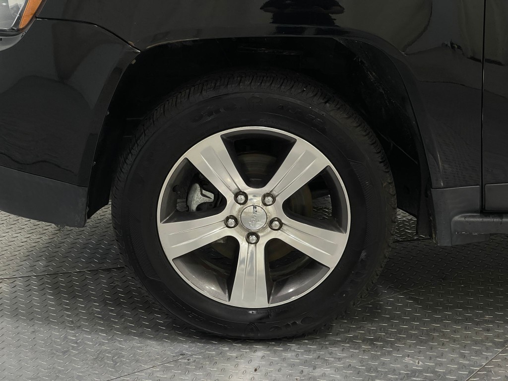 2017 Jeep Compass Image 33