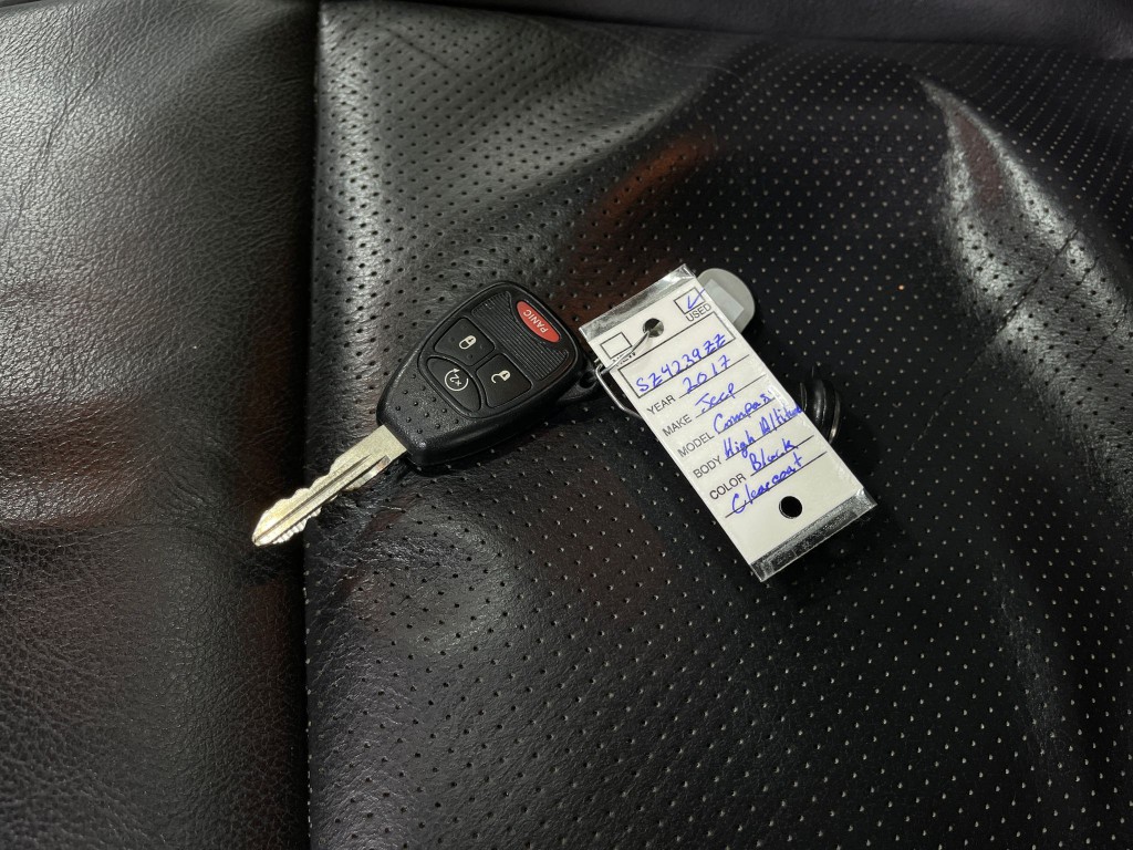 2017 Jeep Compass Image 35