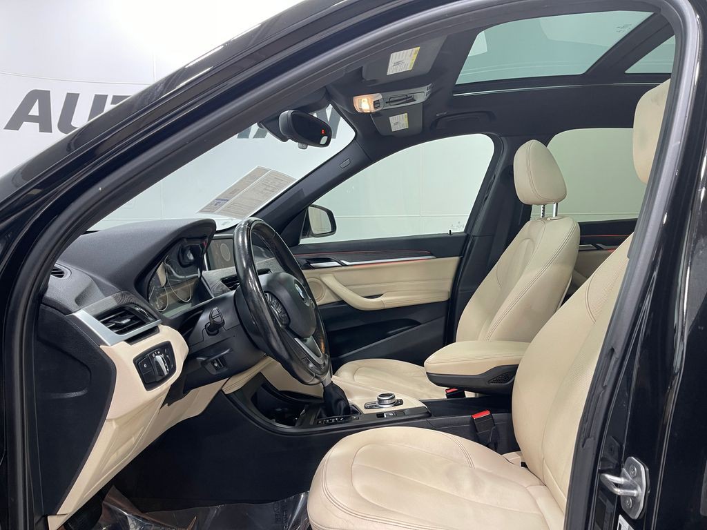 2017 BMW X1 Image 12