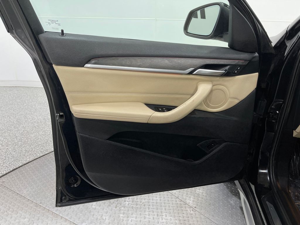 2017 BMW X1 Image 14