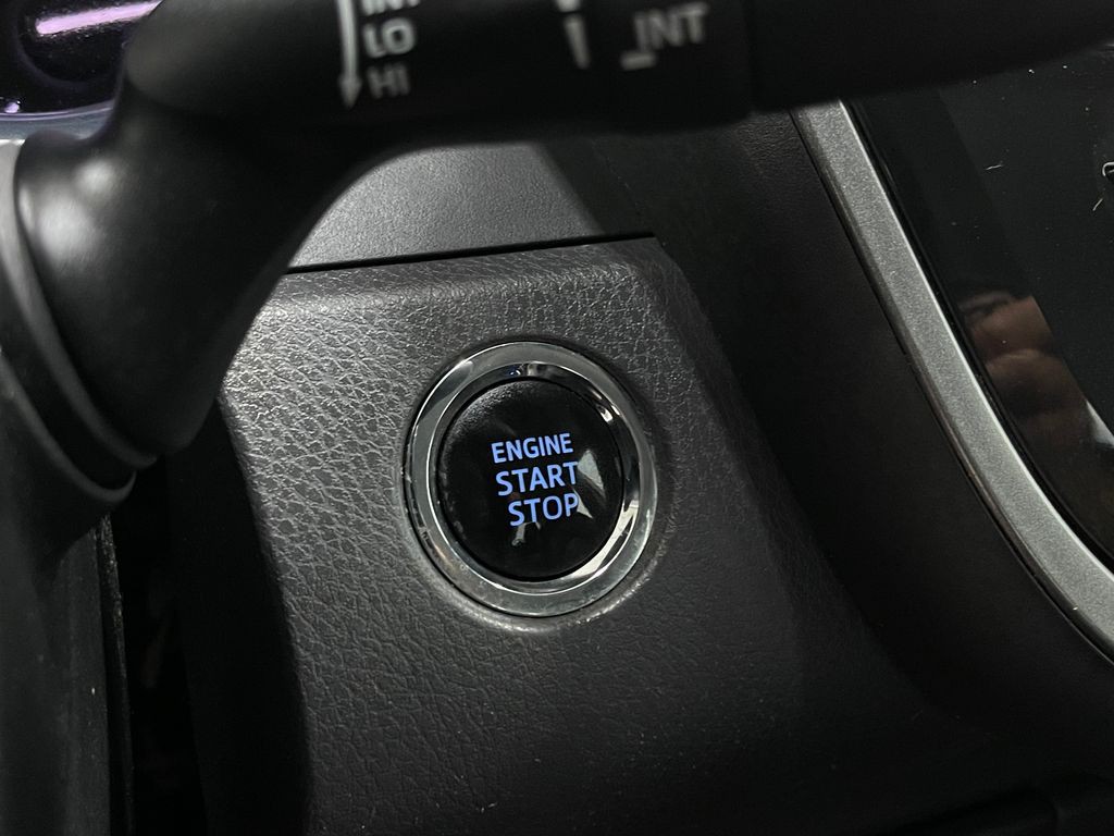 2019 Toyota Camry Image 18