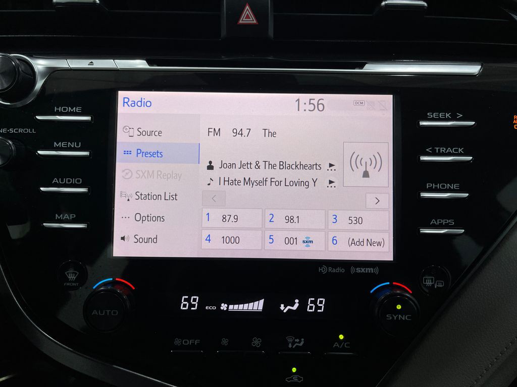 2019 Toyota Camry Image 21