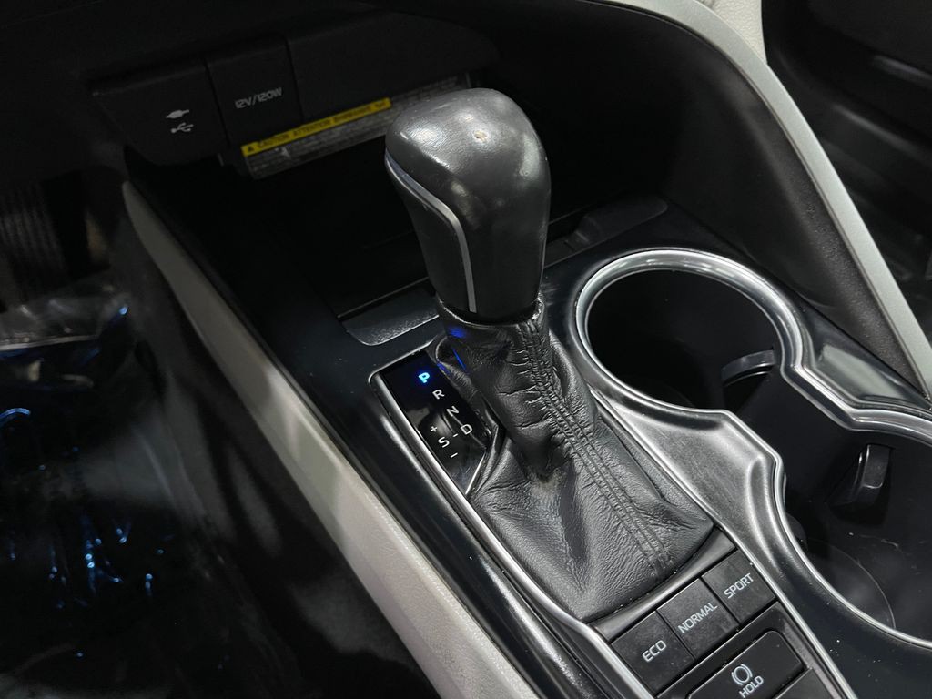 2019 Toyota Camry Image 25