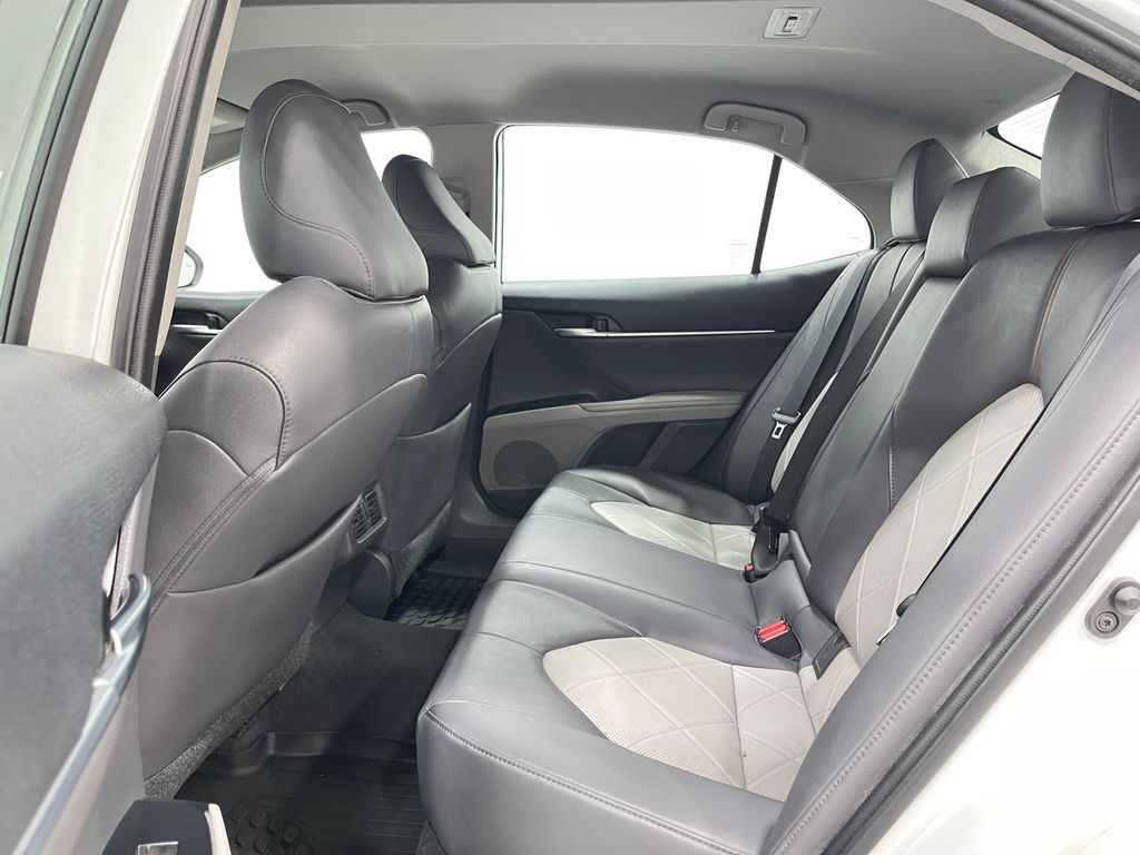 2019 Toyota Camry Image 26