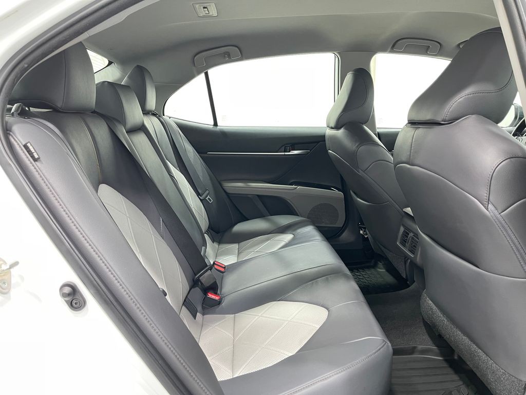 2019 Toyota Camry Image 27