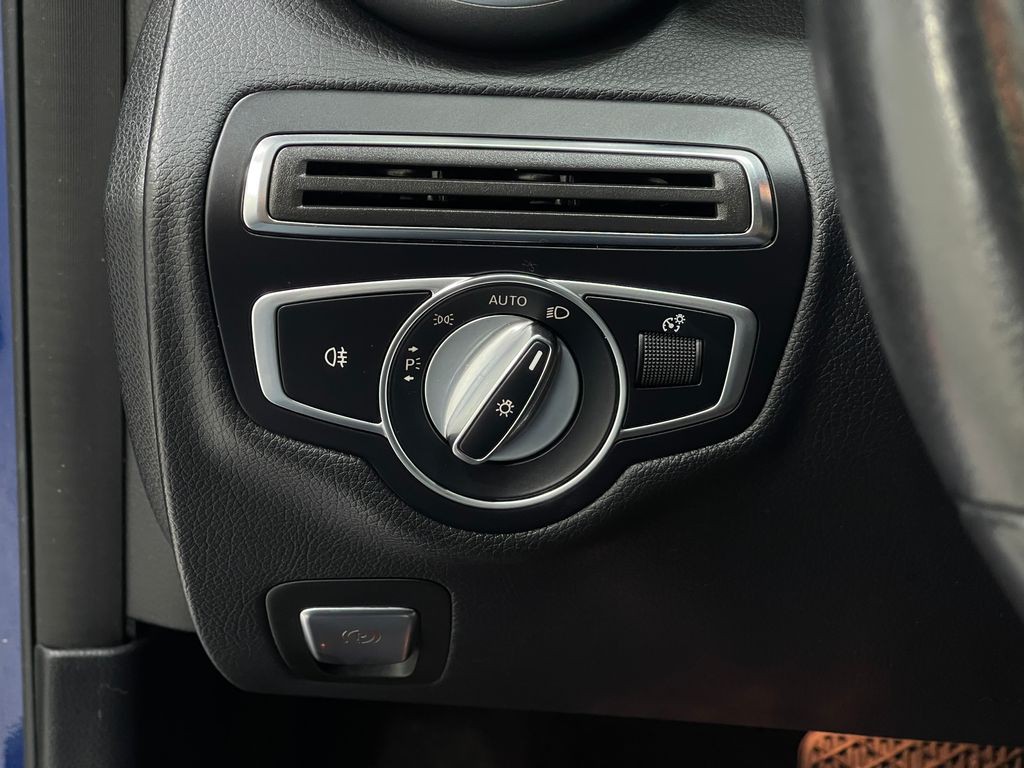 2019 Mercedes-Benz C-Class Image 24