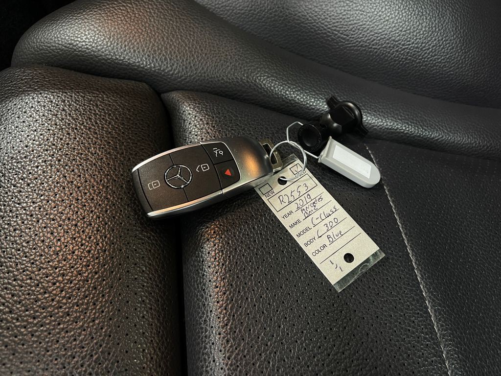 2019 Mercedes-Benz C-Class Image 39