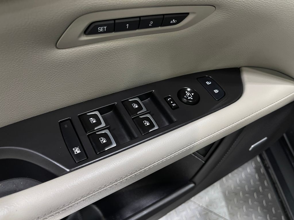 2017 Cadillac CT6 Image 17