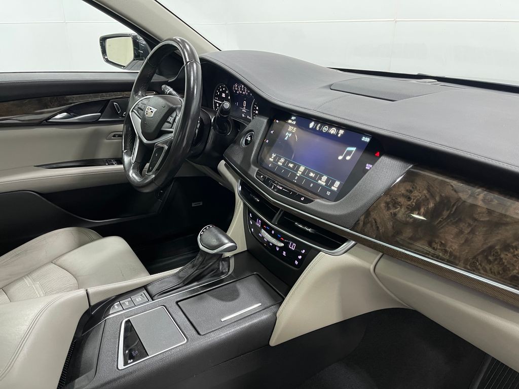 2017 Cadillac CT6 Image 21
