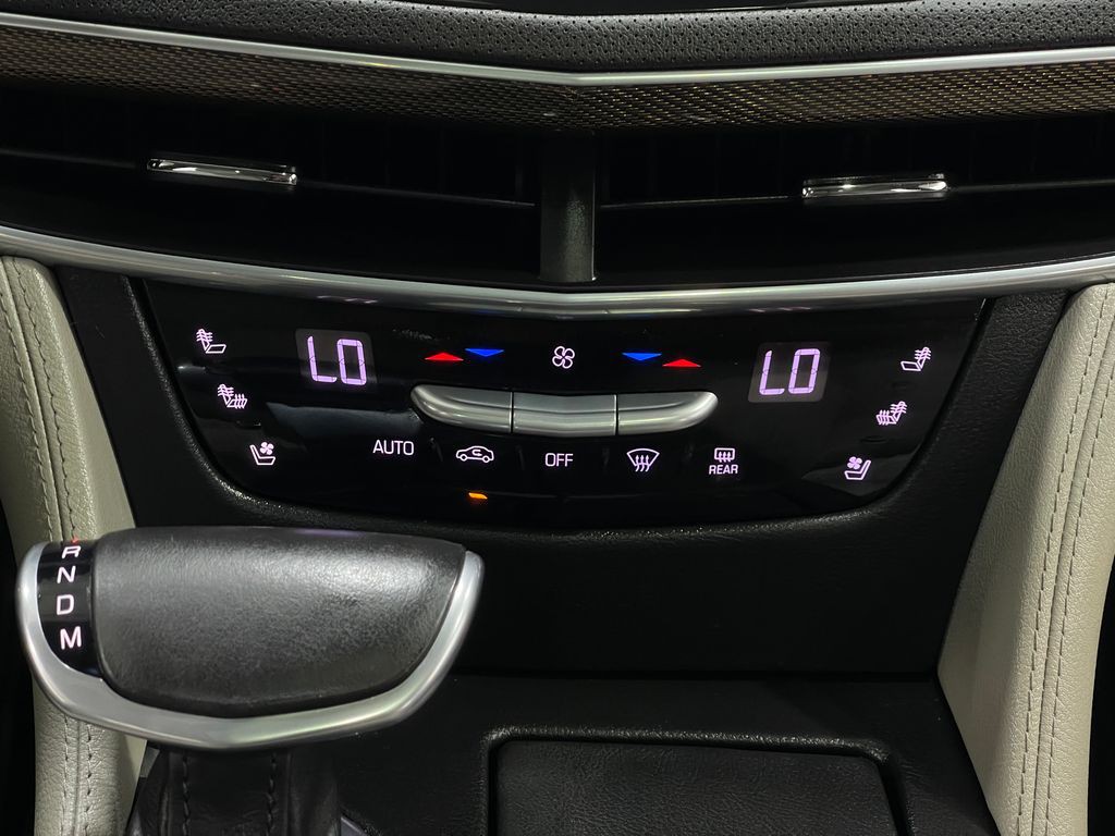 2017 Cadillac CT6 Image 26