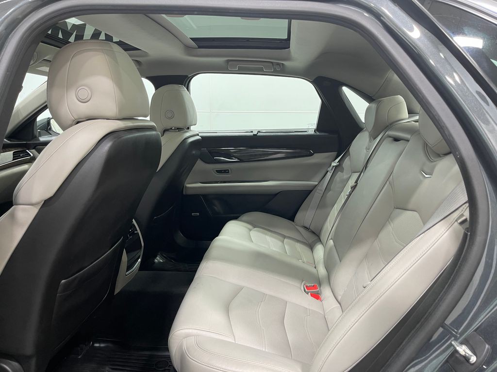 2017 Cadillac CT6 Image 31
