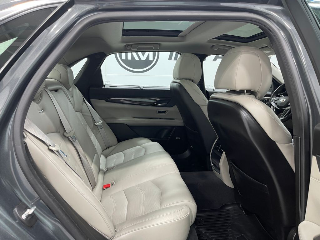 2017 Cadillac CT6 Image 32