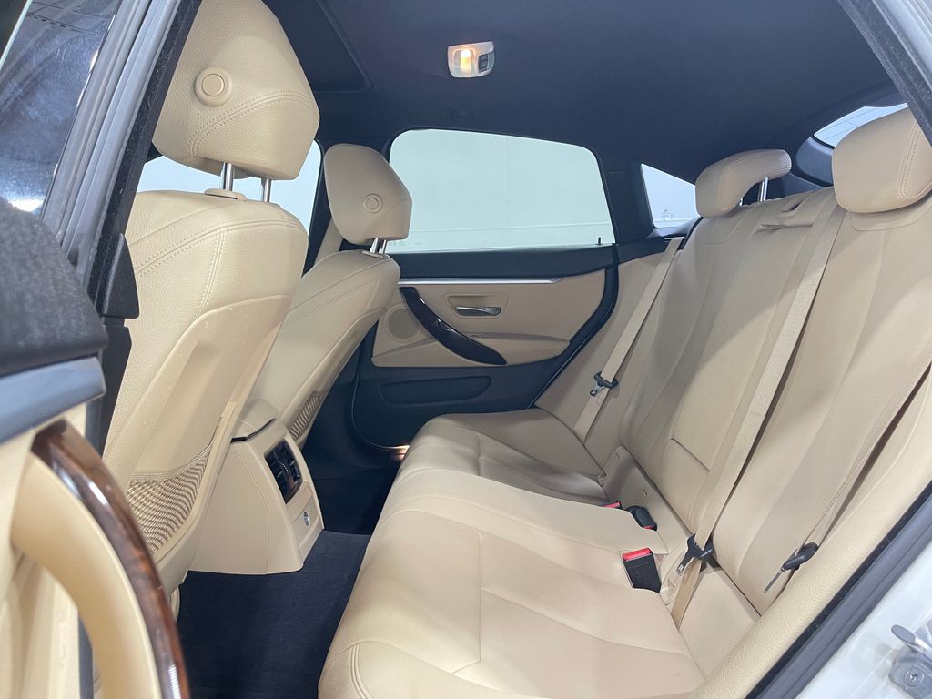 2017 BMW 4 Series Image 27