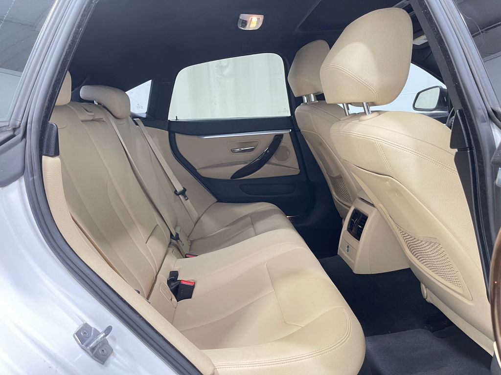2017 BMW 4 Series Image 28