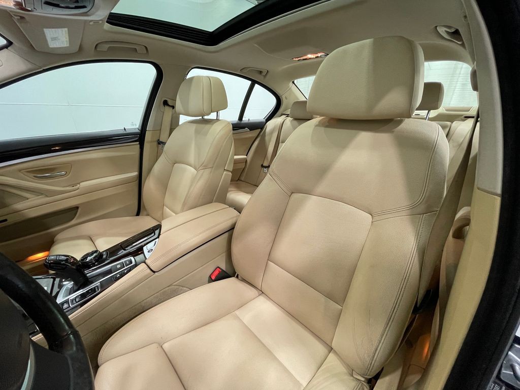 2014 BMW 5 Series Image 15
