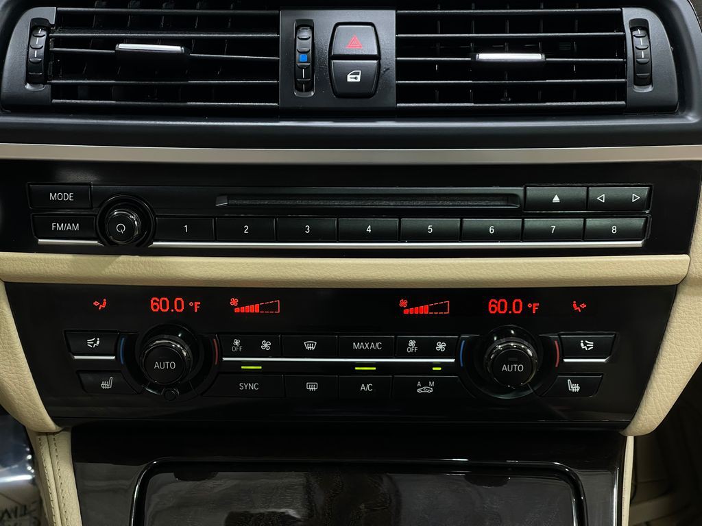2014 BMW 5 Series Image 25