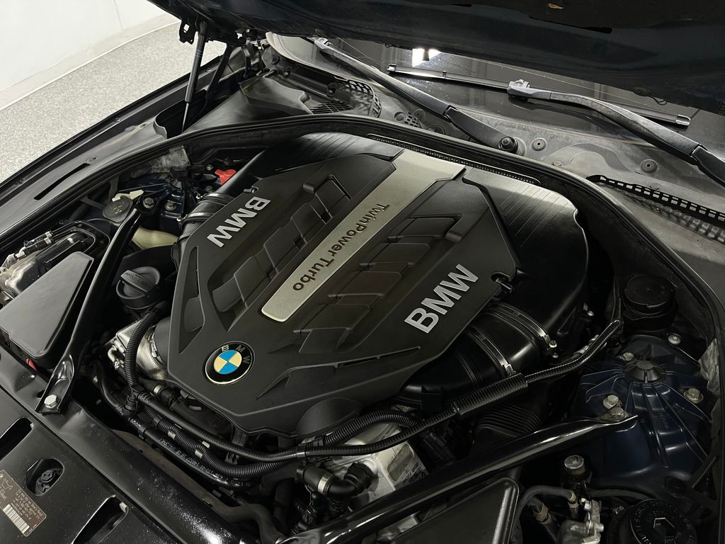 2014 BMW 5 Series Image 28