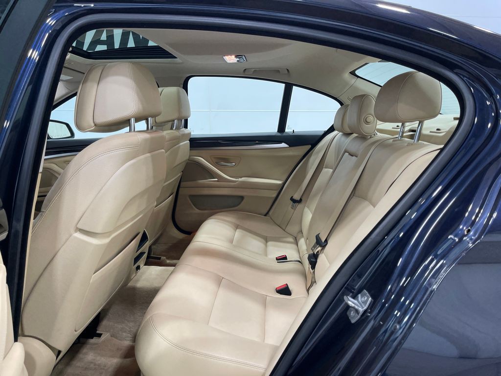 2014 BMW 5 Series Image 30