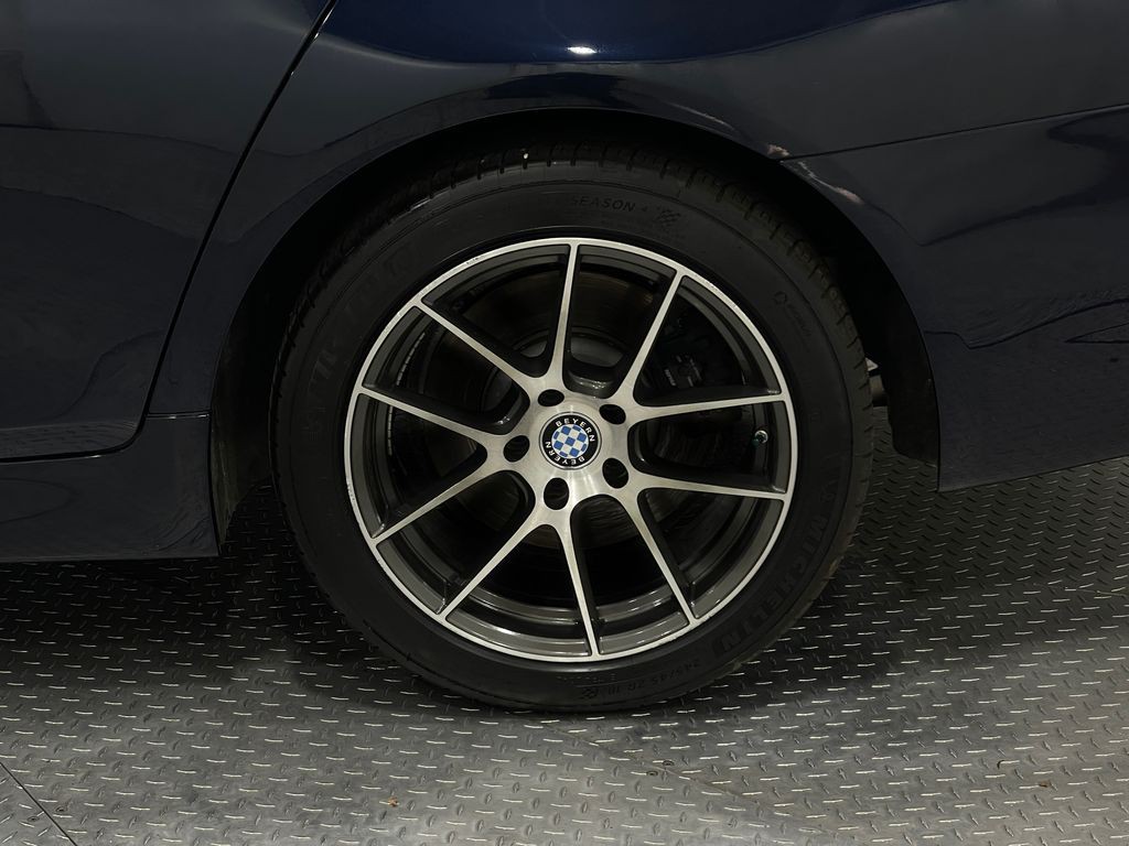 2014 BMW 5 Series Image 35