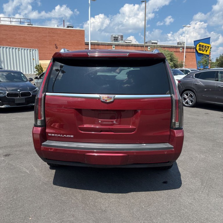 2016 Cadillac Escalade Image 8