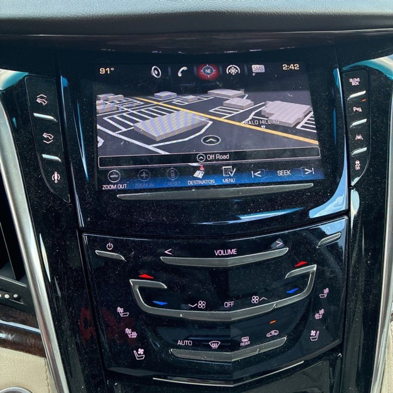 2016 Cadillac Escalade Image 16
