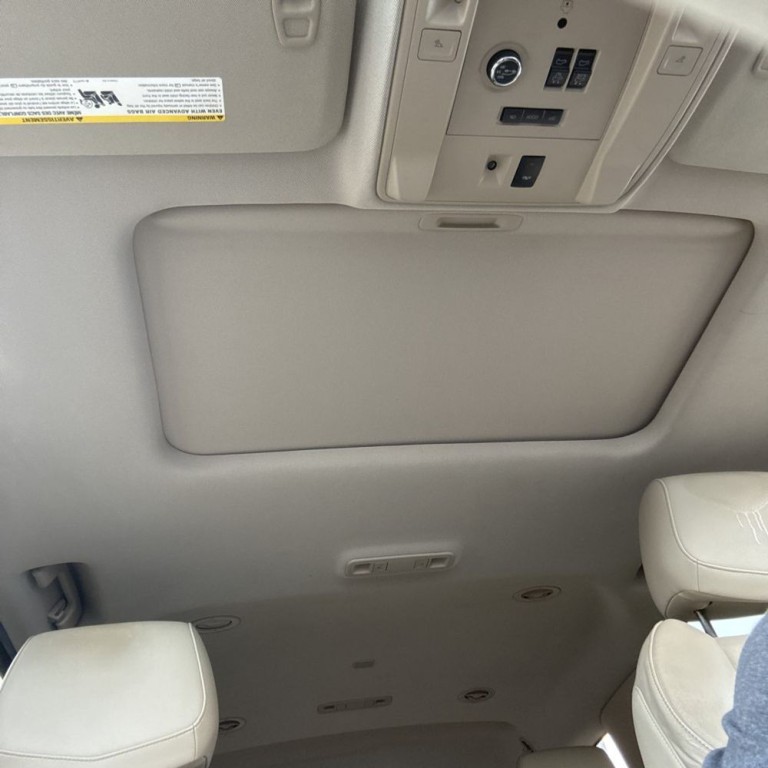 2016 Cadillac Escalade Image 18