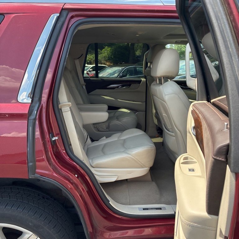 2016 Cadillac Escalade Image 19