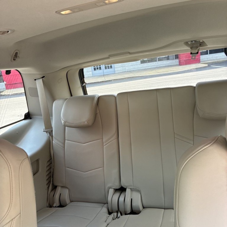 2016 Cadillac Escalade Image 21