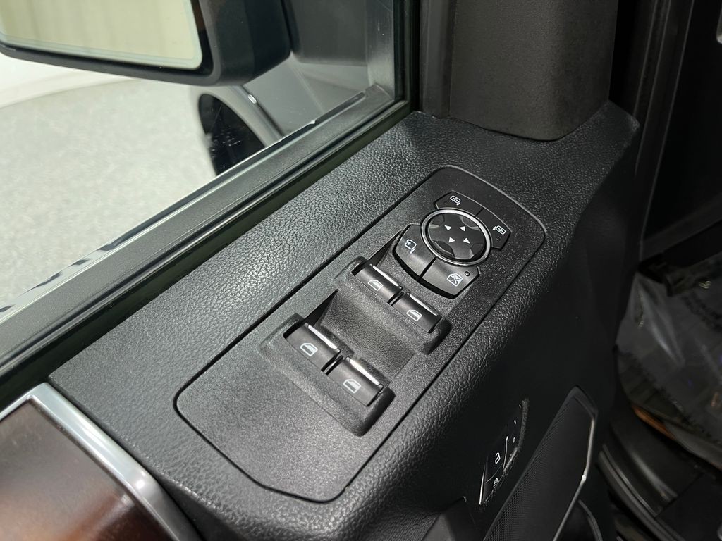 2017 Ford F-150 Image 16