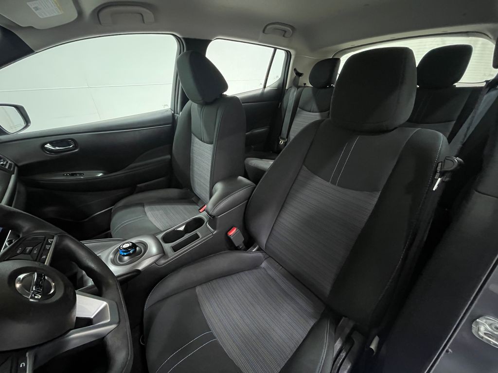 2022 Nissan Leaf Image 13