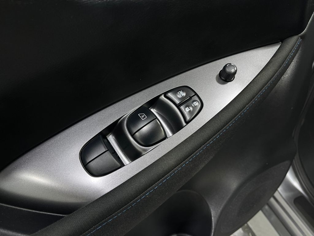 2022 Nissan Leaf Image 15
