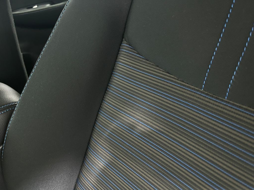 2022 Nissan Leaf Image 17