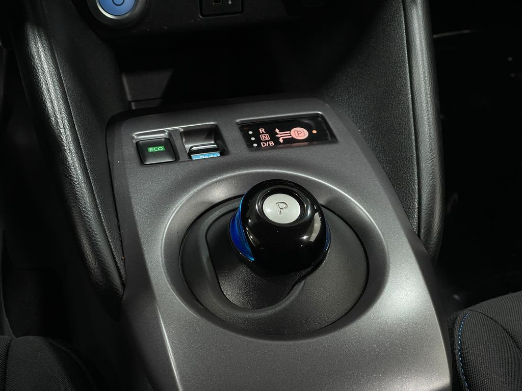 2022 Nissan Leaf Image 27