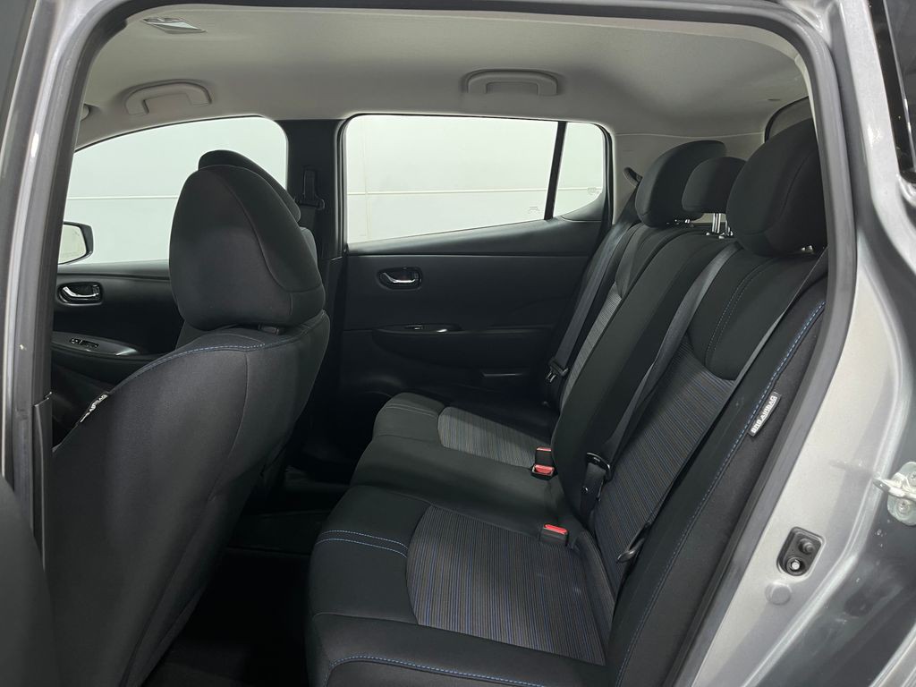 2022 Nissan Leaf Image 28