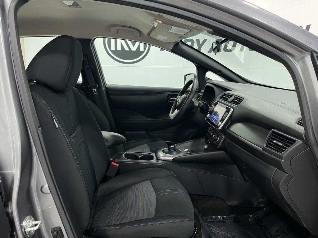 2022 Nissan Leaf Image 30