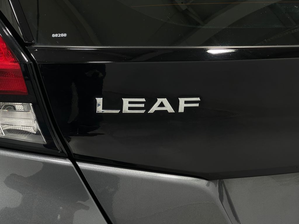 2022 Nissan Leaf Image 37