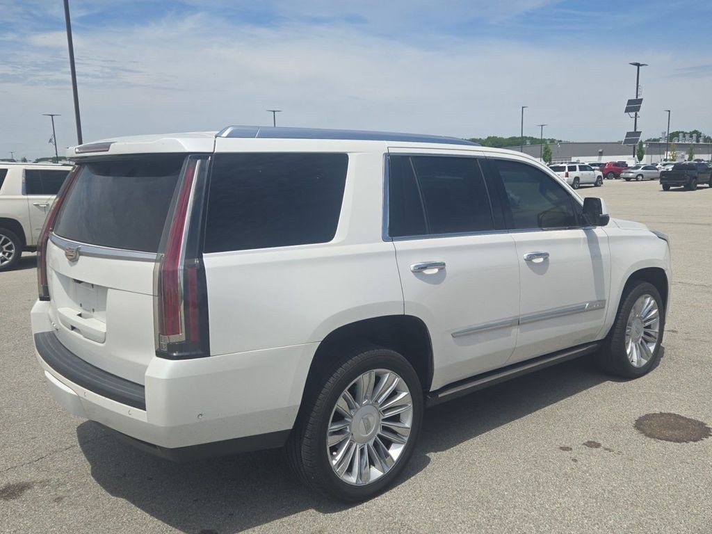 2017 Cadillac Escalade Image 4