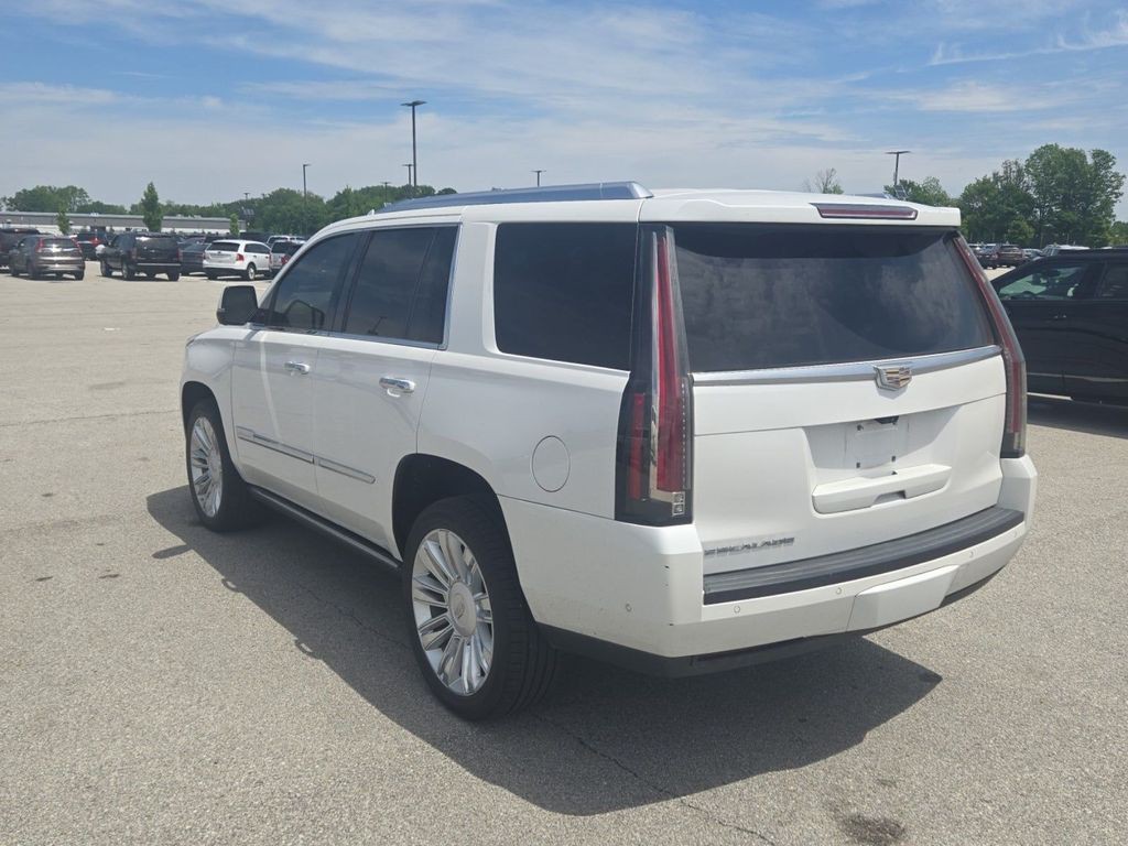 2017 Cadillac Escalade Image 5