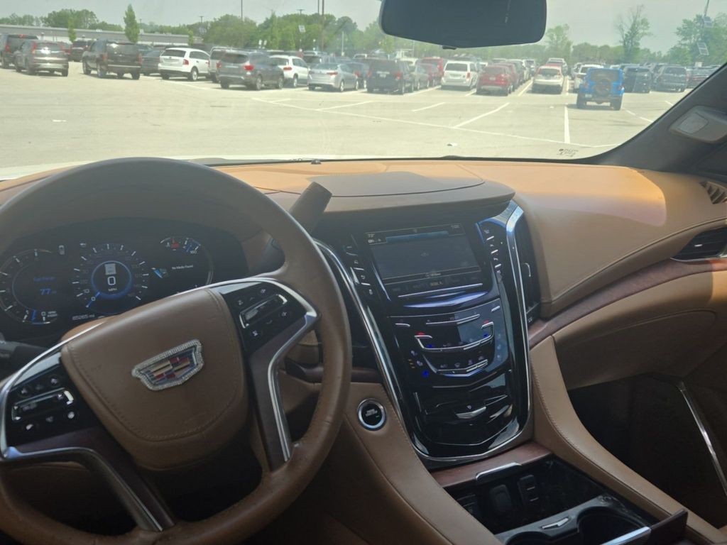 2017 Cadillac Escalade Image 6